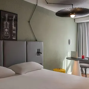 *** Отель Ibis Centre Франция